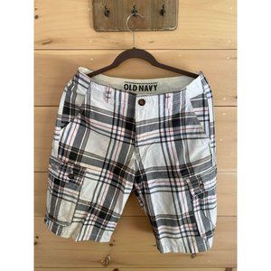 Old Navy Mens Cargo Shorts White/Grey/Red Plaid